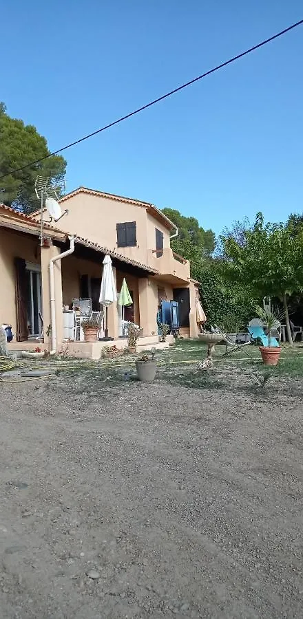 Les Cigales Bed & Breakfast Villelaure