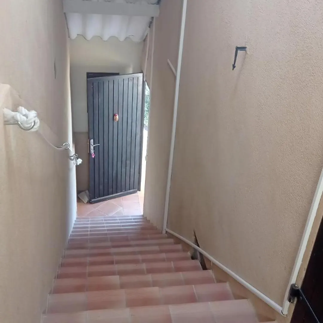 Les Cigales Bed & Breakfast Villelaure