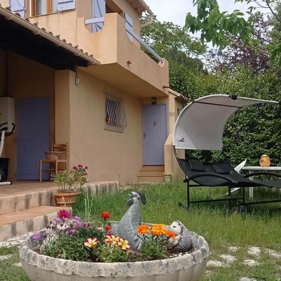 Bed and Breakfast Les Cigales Villelaure Bed & Breakfast